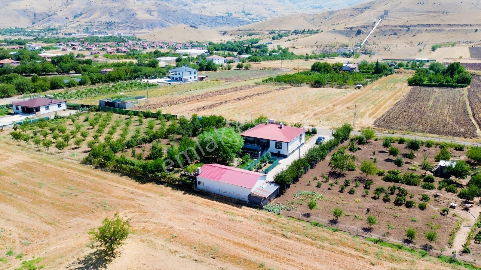 Adil Emlak'tan Bingöl Yolunda Hazır Kurulu Bahçe — fotoğraf 7