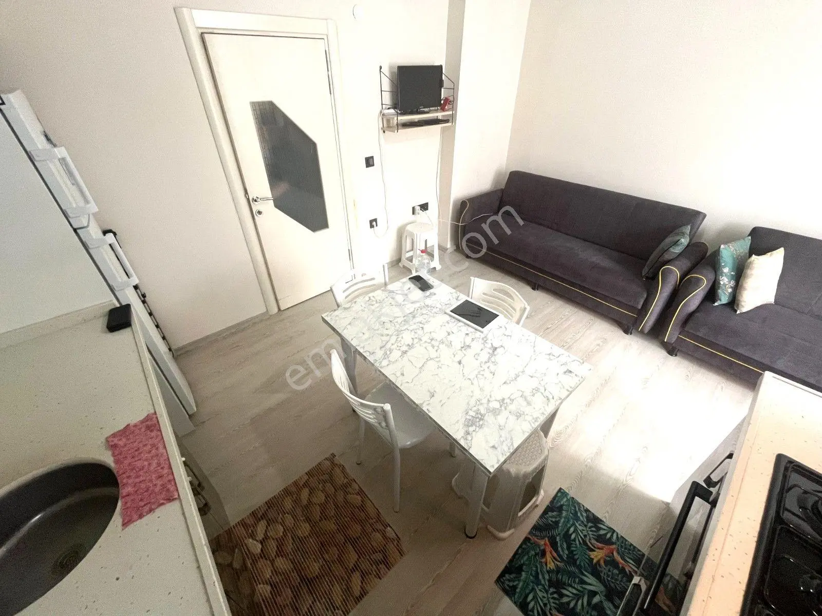𝄞melodi'den Akçay Merkez'de Piyasanın Altında Ön Cephe Asansörlü Cam Balkon 1+1 Daire — fotoğraf 6
