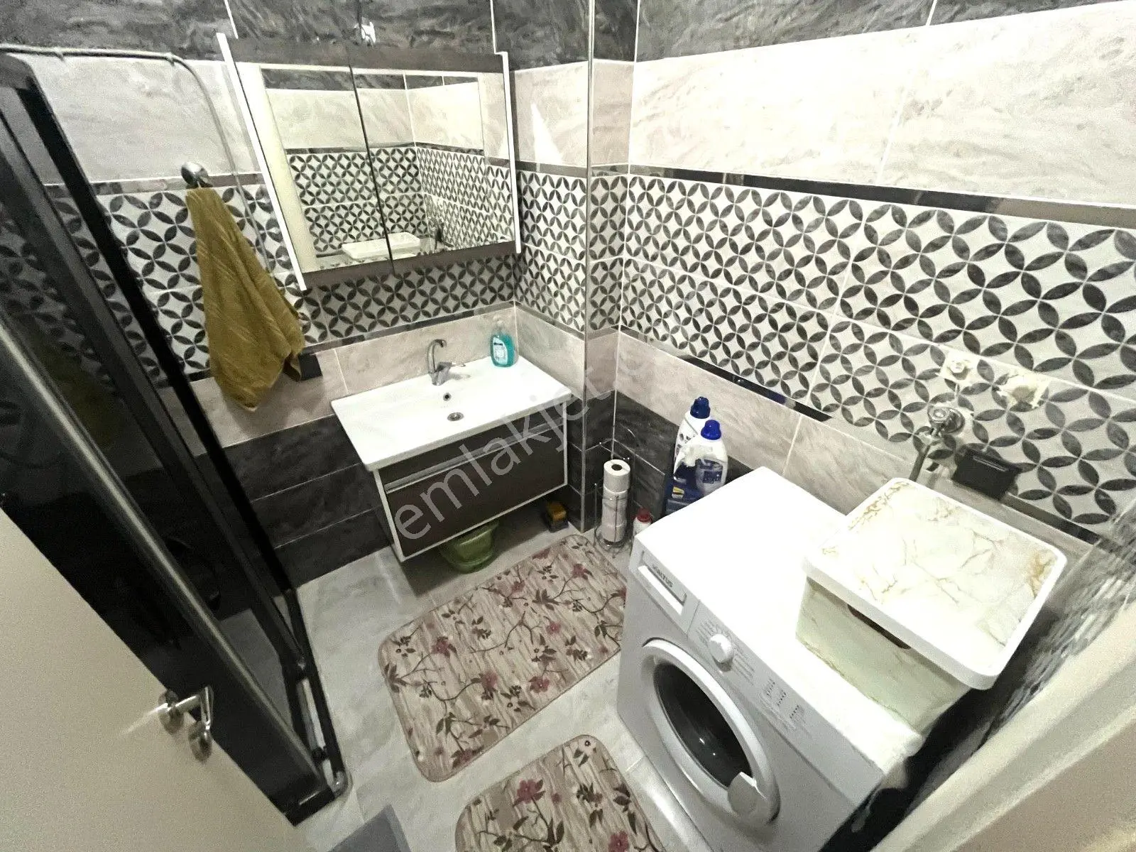 𝄞melodi'den Akçay Merkez'de Piyasanın Altında Ön Cephe Asansörlü Cam Balkon 1+1 Daire — fotoğraf 20