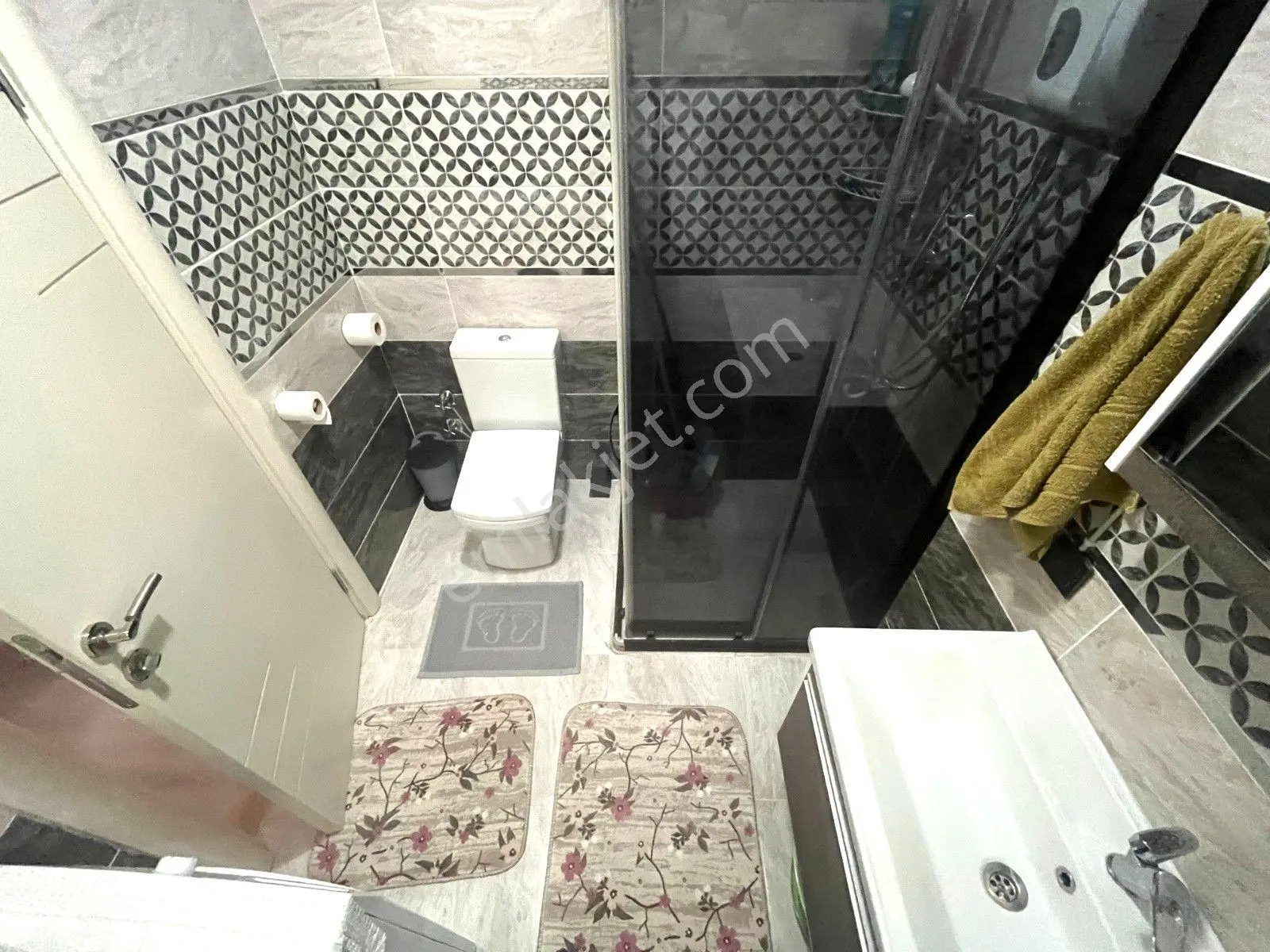𝄞melodi'den Akçay Merkez'de Piyasanın Altında Ön Cephe Asansörlü Cam Balkon 1+1 Daire — fotoğraf 21