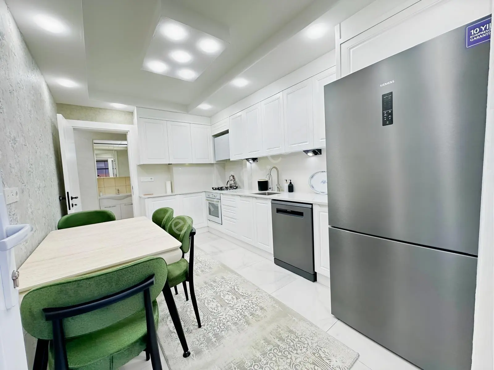 Şemikler Mahallesinde Site İçinde 3+1 Arakat Satılık Daire — fotoğraf 4