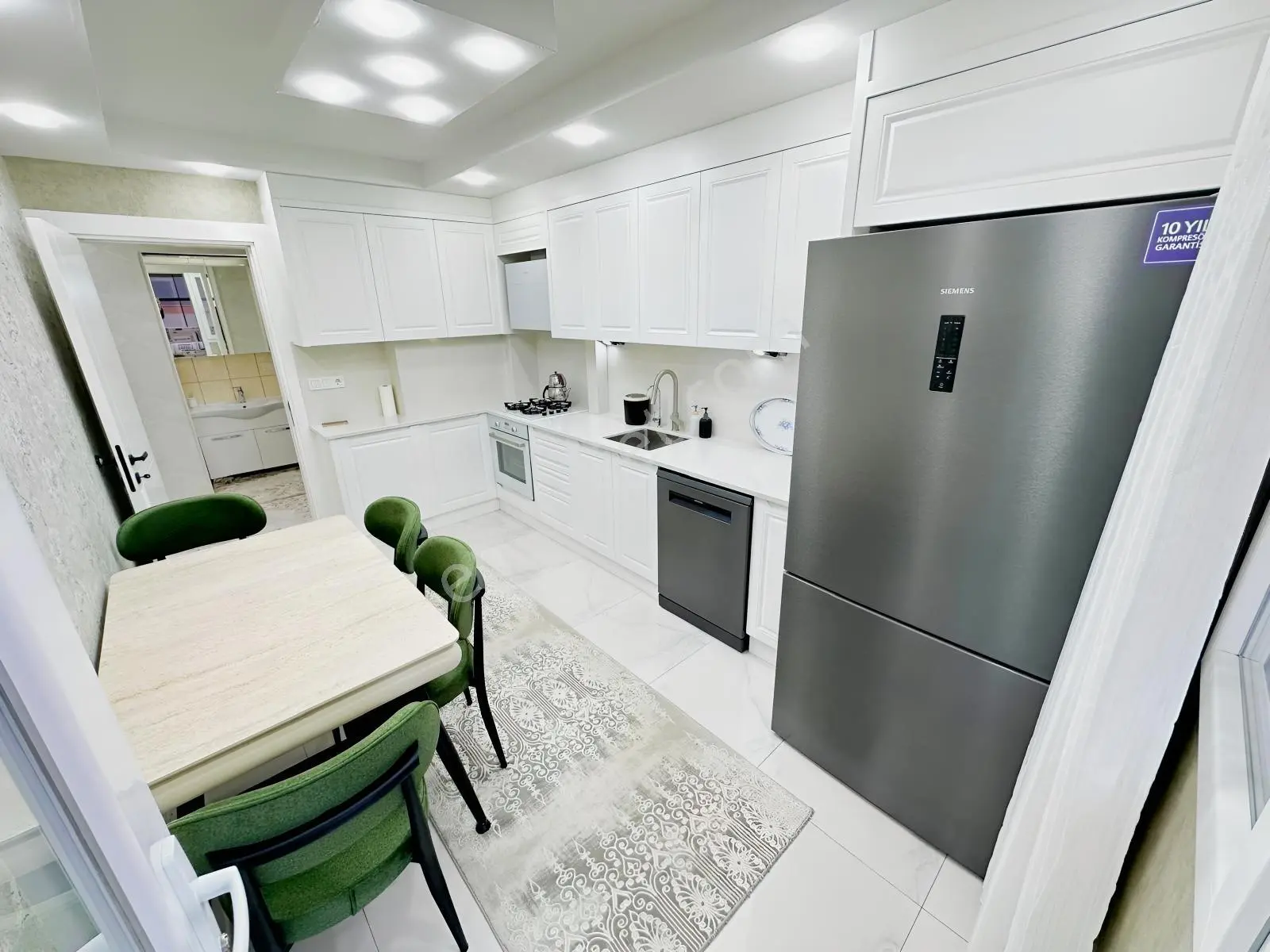 Şemikler Mahallesinde Site İçinde 3+1 Arakat Satılık Daire — fotoğraf 5