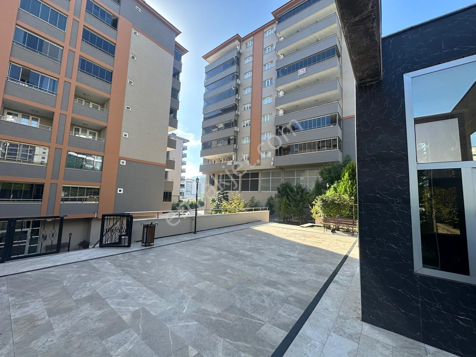 Şemikler Mahallesinde Site İçinde 3+1 Arakat Satılık Daire — fotoğraf 24