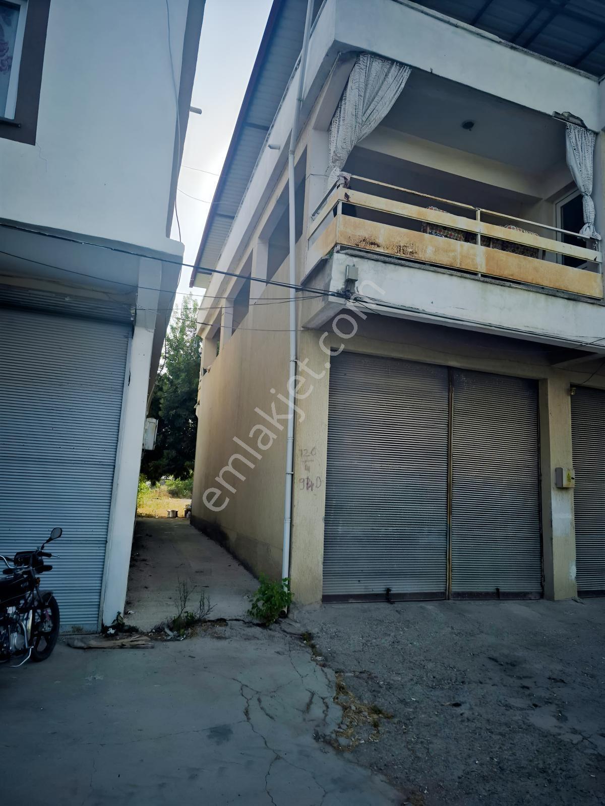 Kozan Gayrimnkuldn Gazi Köyünde 1300m2 Kullanımlı 3 Dükkan 2 Ev — fotoğraf 5