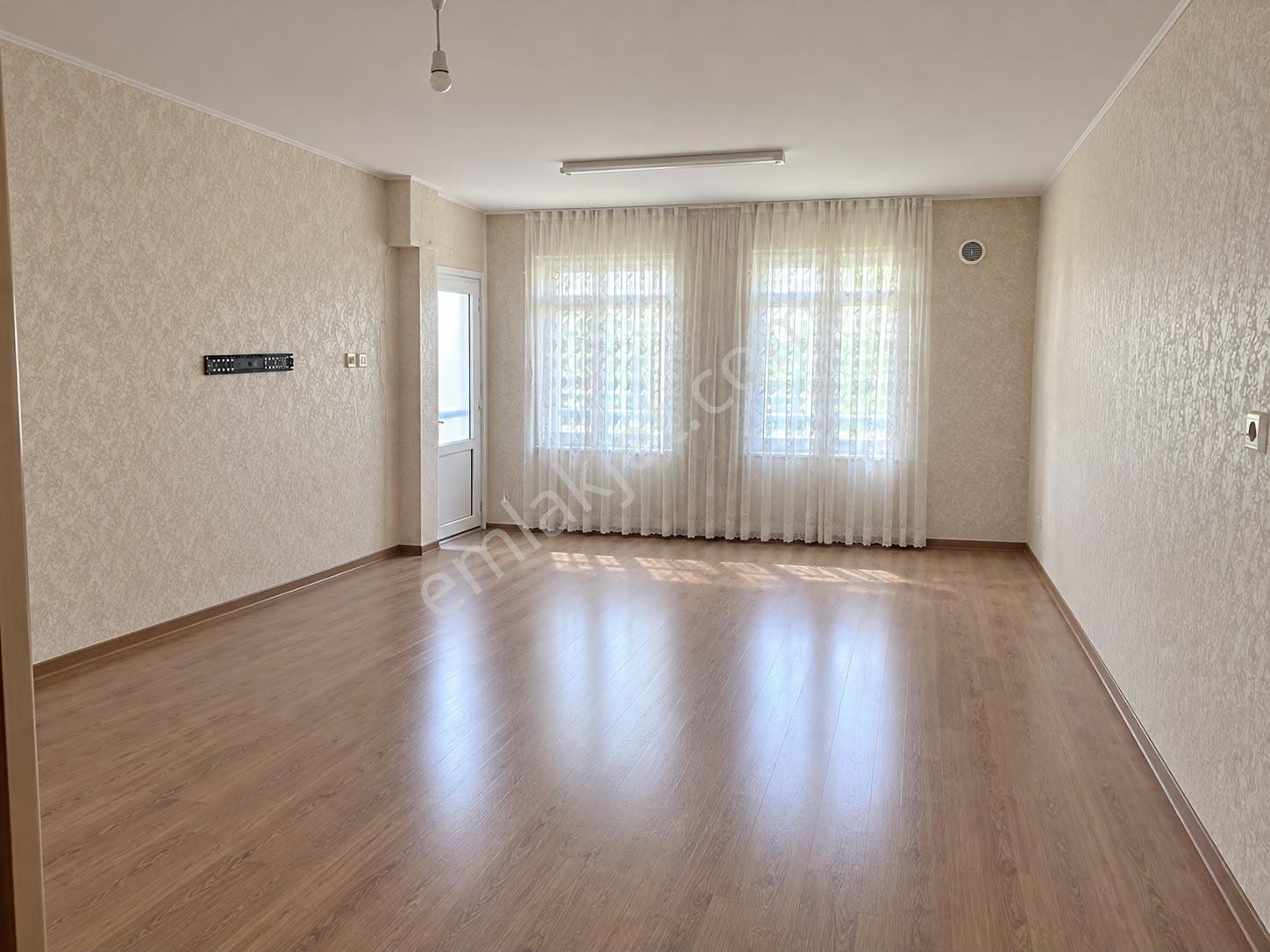 Kozan Gayrimnkuldn Gazi Köyünde 1300m2 Kullanımlı 3 Dükkan 2 Ev — fotoğraf 10