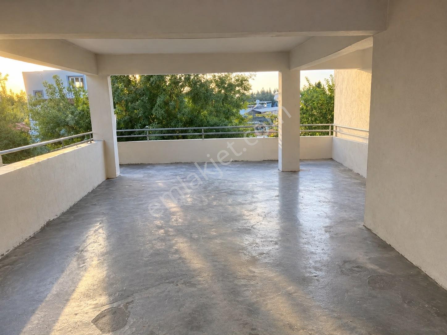 Kozan Gayrimnkuldn Gazi Köyünde 1300m2 Kullanımlı 3 Dükkan 2 Ev — fotoğraf 12