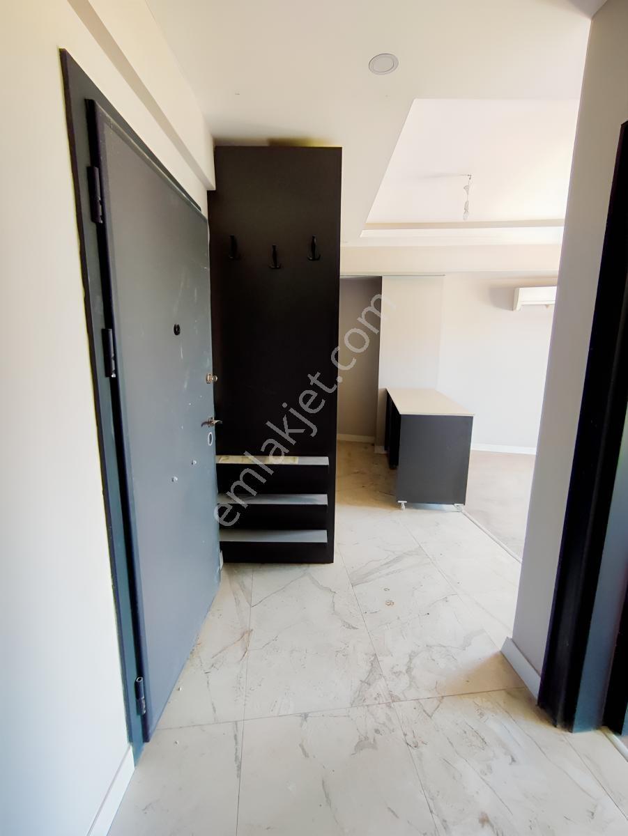 Altıntaş'ta Site İçinde Satılık 1+1 Daire — fotoğraf 4