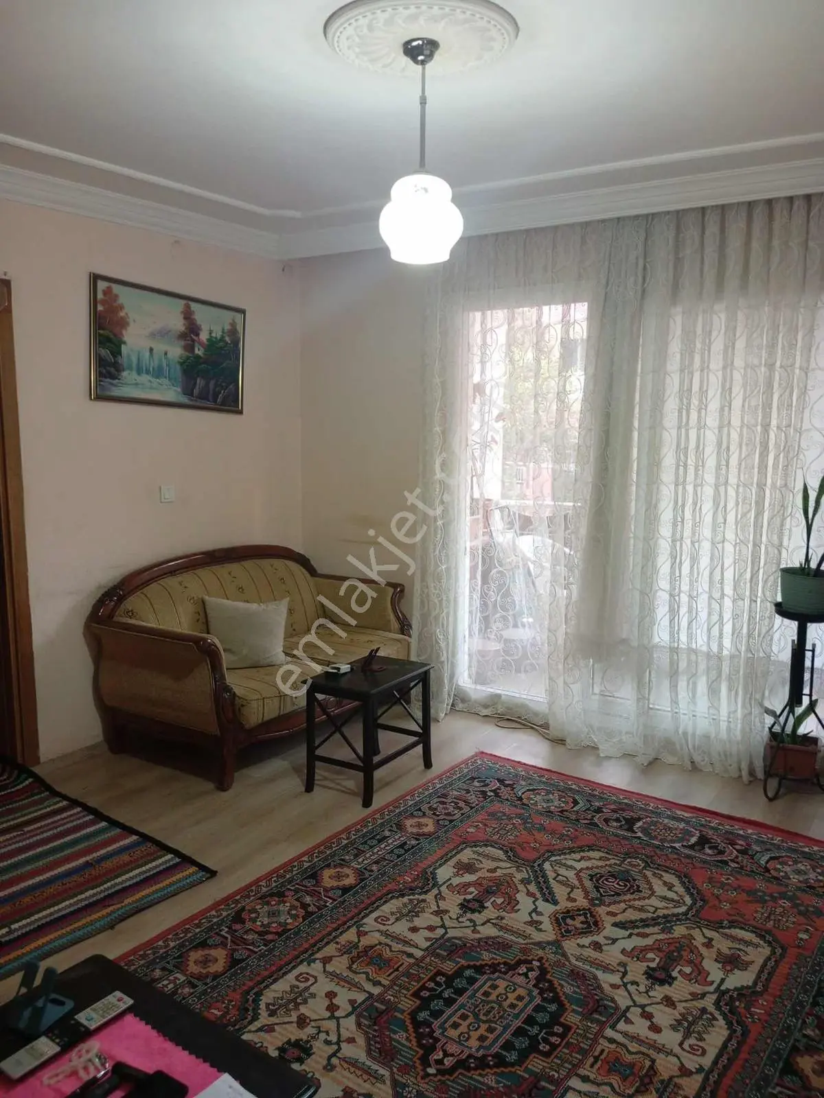 Seferihisar Camikebir Mh. Satılık Fırsat Daire — fotoğraf 3