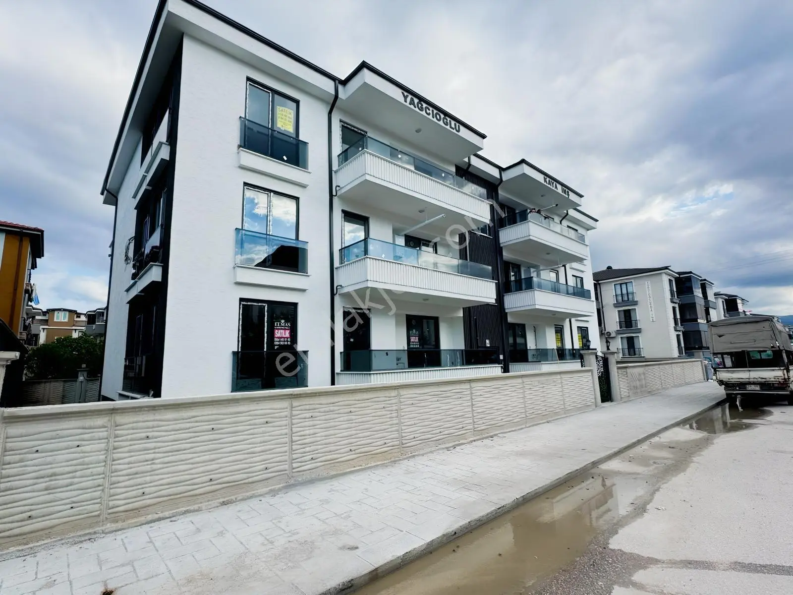 Arifiye Arif Bey Mahallesinde Satılık 4+1 Daire