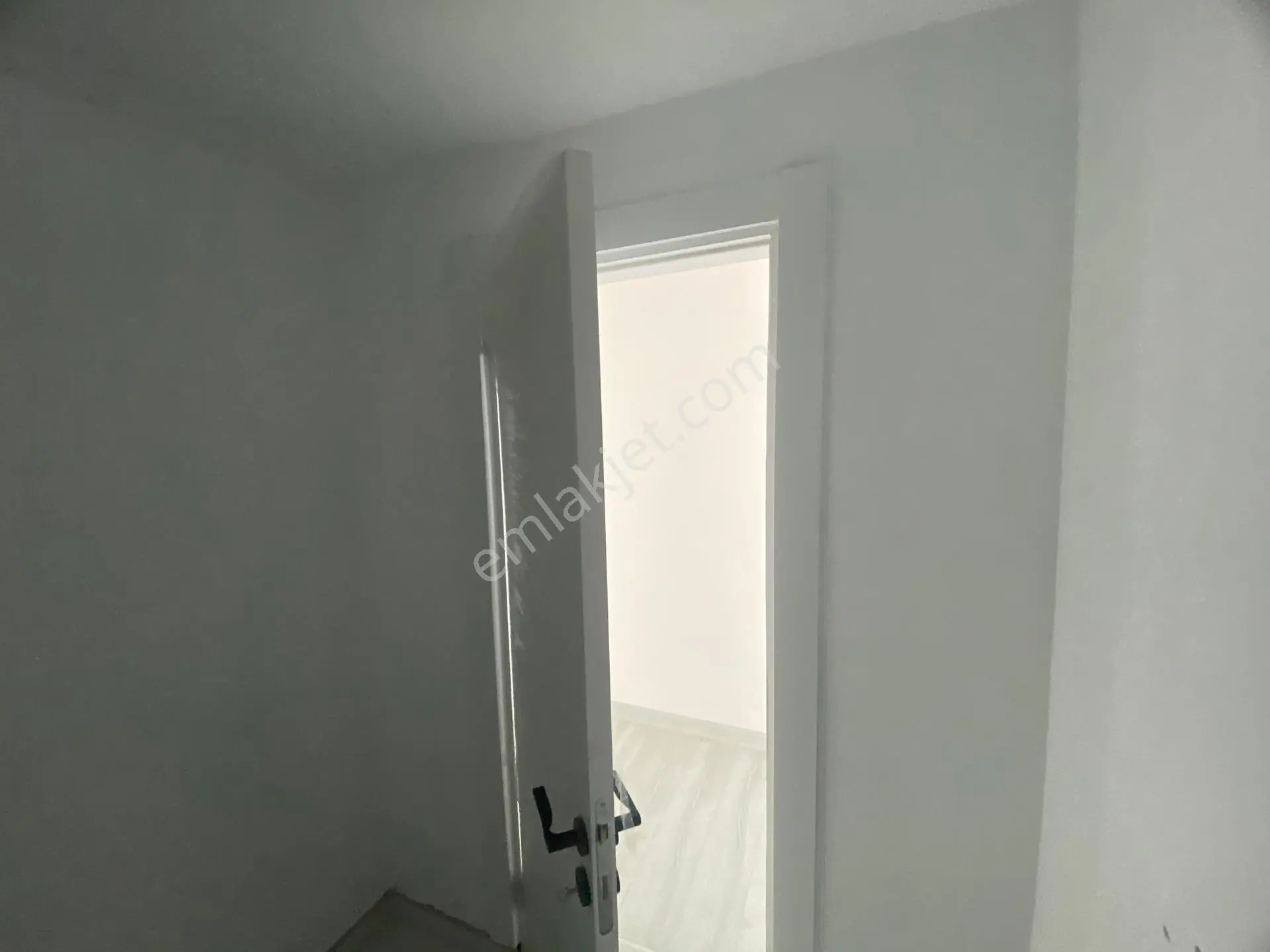 Kuşadası'nda Sıfır Havuzlu Sitede 2+1 Satılık Daire — fotoğraf 9