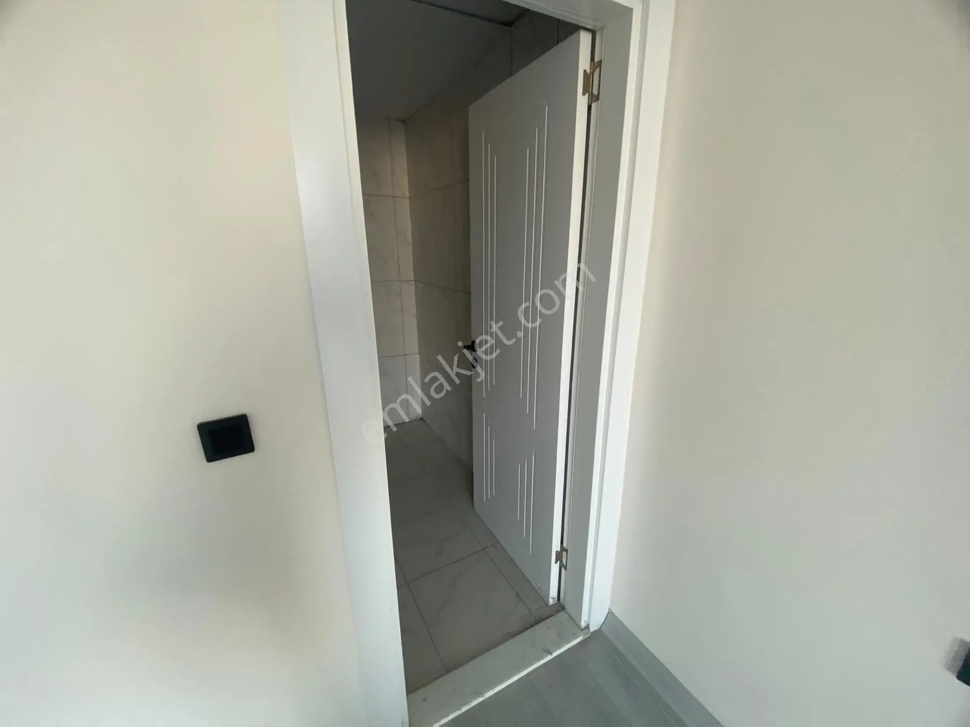 Kuşadası'nda Sıfır Havuzlu Sitede 2+1 Satılık Daire — fotoğraf 12