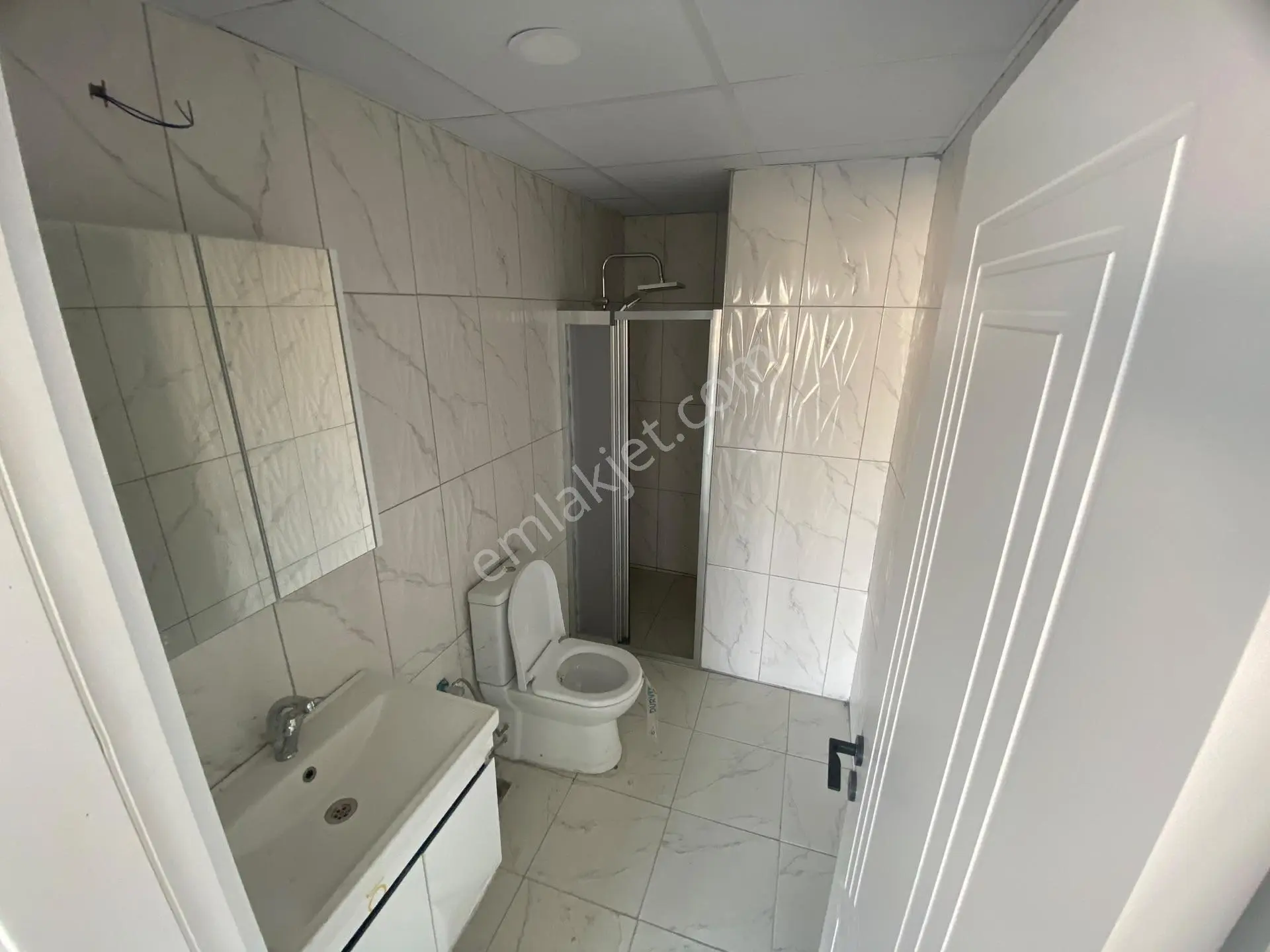 Kuşadası'nda Sıfır Havuzlu Sitede 2+1 Satılık Daire — fotoğraf 14