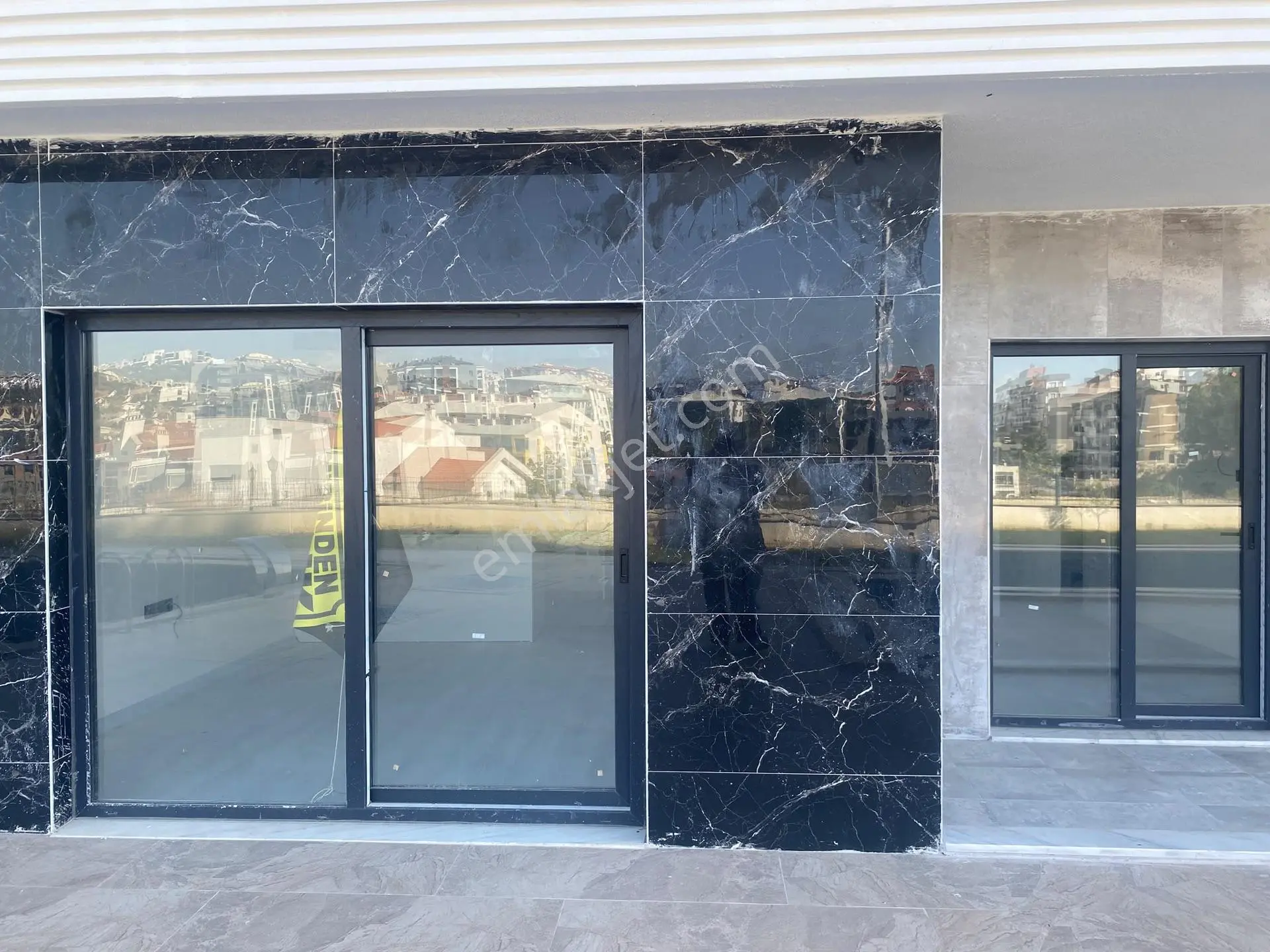 Kuşadası'nda Sıfır Havuzlu Sitede 2+1 Satılık Daire — fotoğraf 19