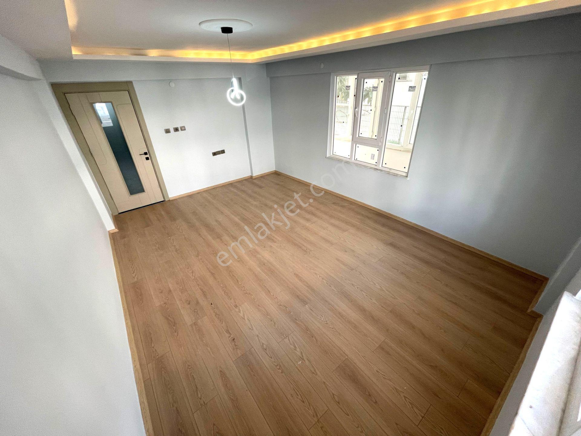 𝄞melodi'den Akçay Merkez'de Ayrı Mutfaklı Ön Cephe Bahçe Kullanımlı Harika Dizayn 2+1 Daire — fotoğraf 3