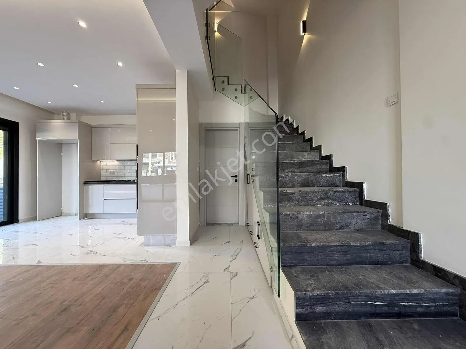 Coldwell Banker Poyrazdan Müstakil Bahçeli Lüks4+1 Satılık Villa — fotoğraf 10