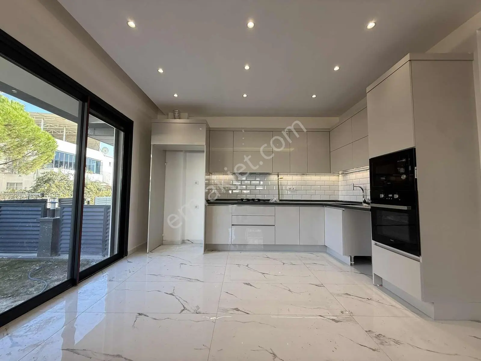 Coldwell Banker Poyrazdan Müstakil Bahçeli Lüks4+1 Satılık Villa — fotoğraf 13