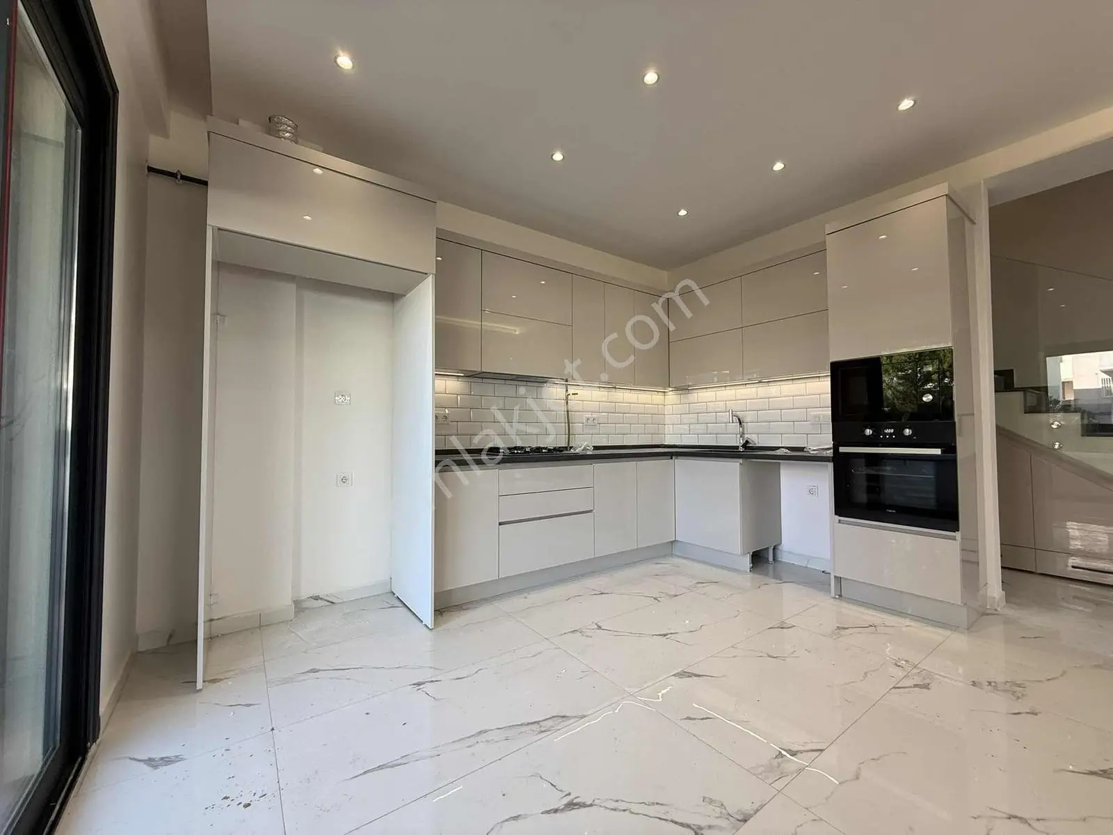 Coldwell Banker Poyrazdan Müstakil Bahçeli Lüks4+1 Satılık Villa — fotoğraf 14