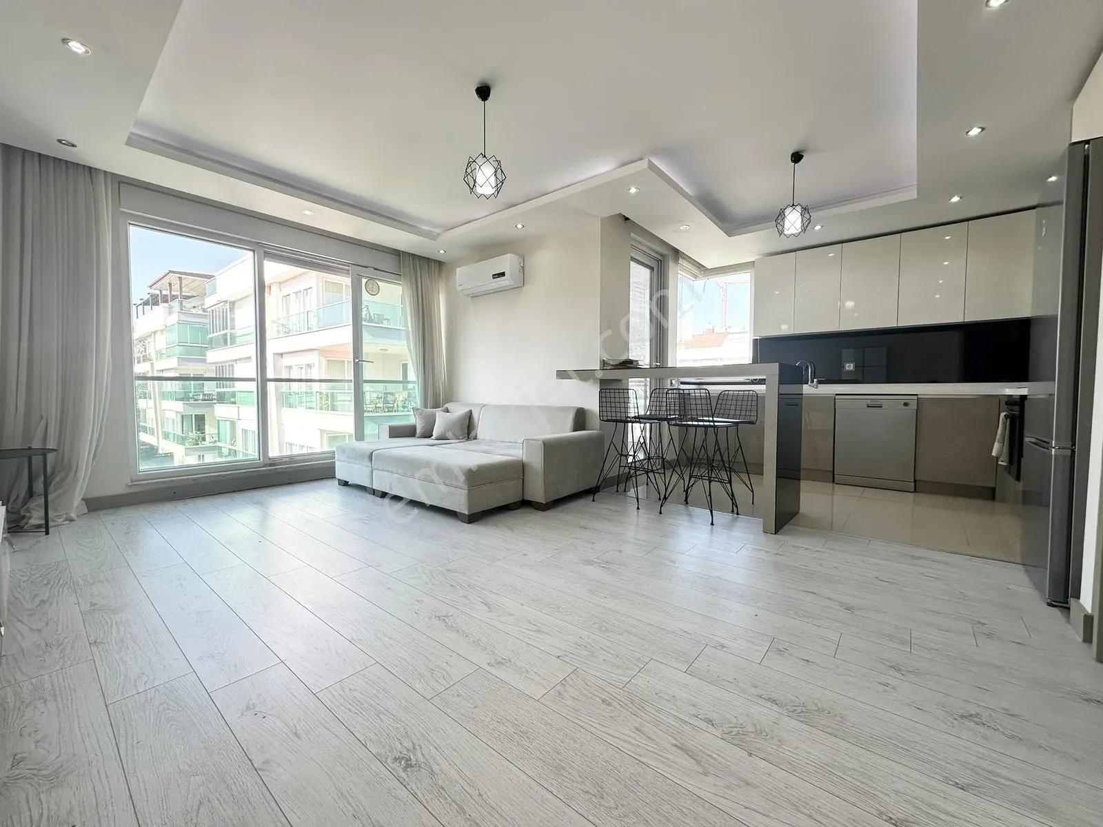 Ultra Lüks Site İçerisinde 2+1 Eşyalı 100m2 Satılık Daire En/ru — fotoğraf 5