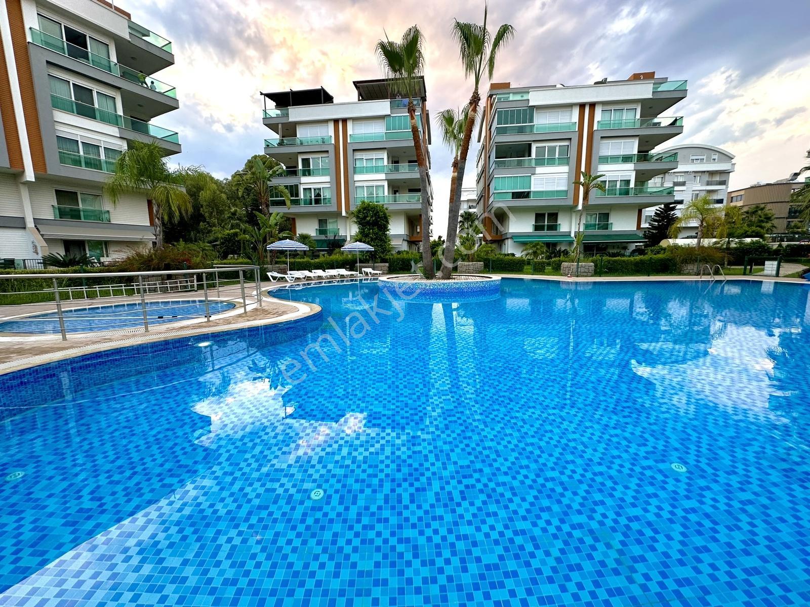 Ultra Lüks Site İçerisinde 2+1 Eşyalı 100m2 Satılık Daire En/ru — fotoğraf 23