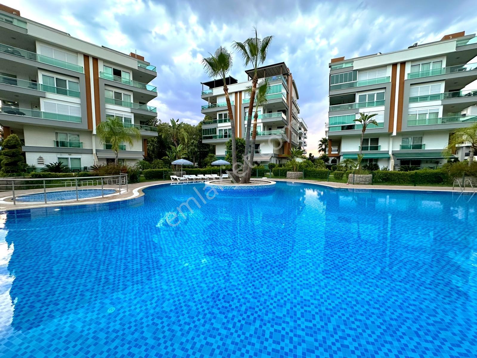 Ultra Lüks Site İçerisinde 2+1 Eşyalı 100m2 Satılık Daire En/ru — fotoğraf 32