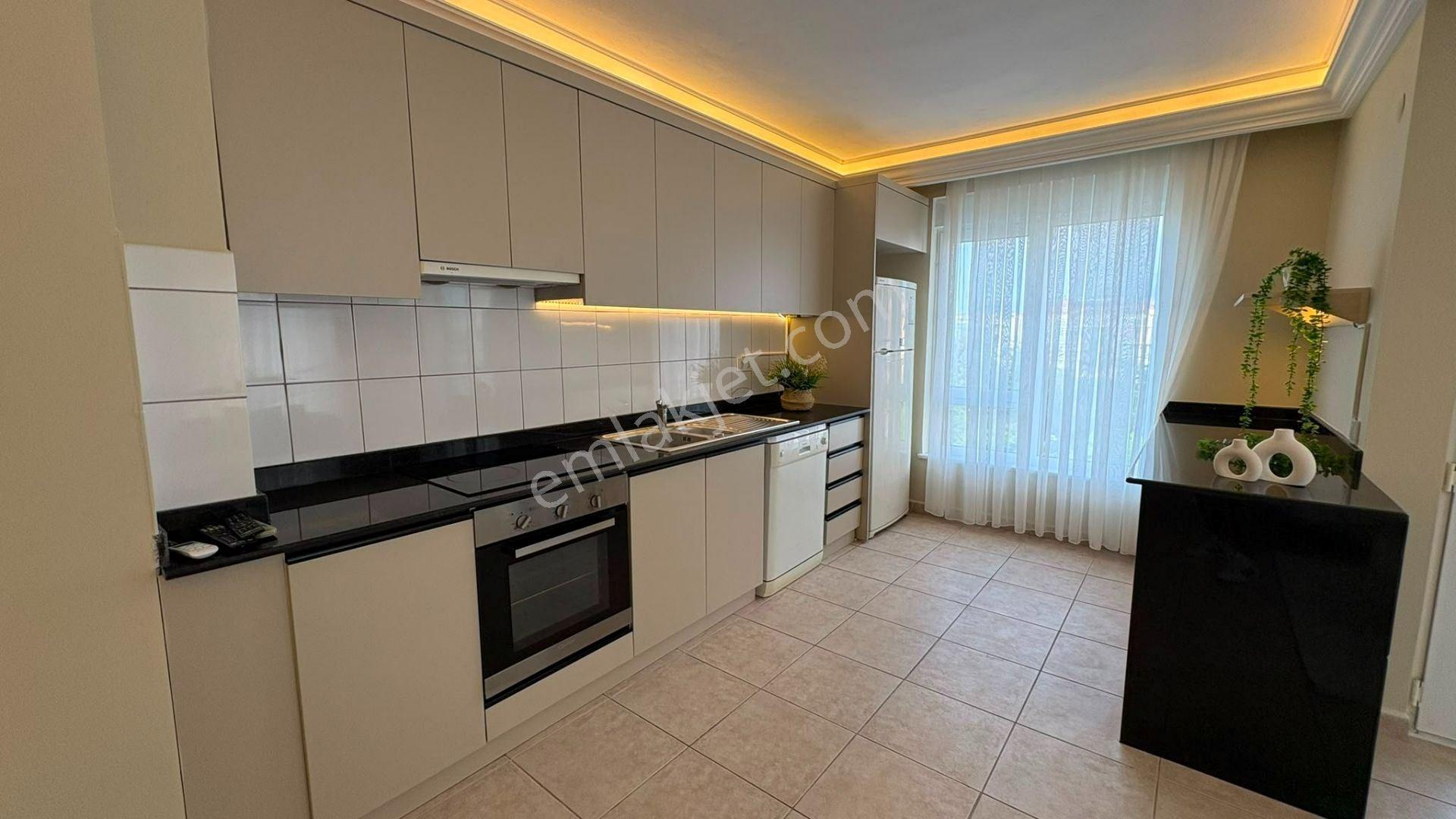 Alanya Güllerpınarında Ultra Lüks Eşyalı Merkezi Konum 1+1 Daire — fotoğraf 3