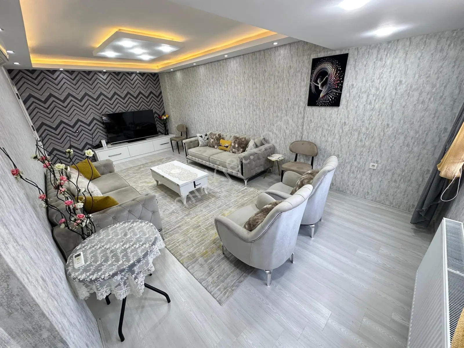 Şemikler Mahallesinde Site İçinde 3+1 Arakat Satılık Daire — fotoğraf 2