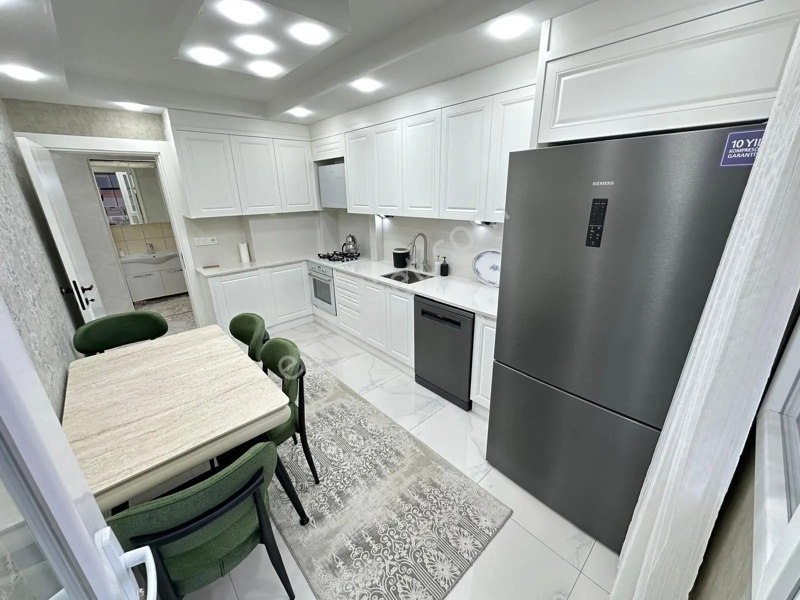 Şemikler Mahallesinde Site İçinde 3+1 Arakat Satılık Daire — fotoğraf 5