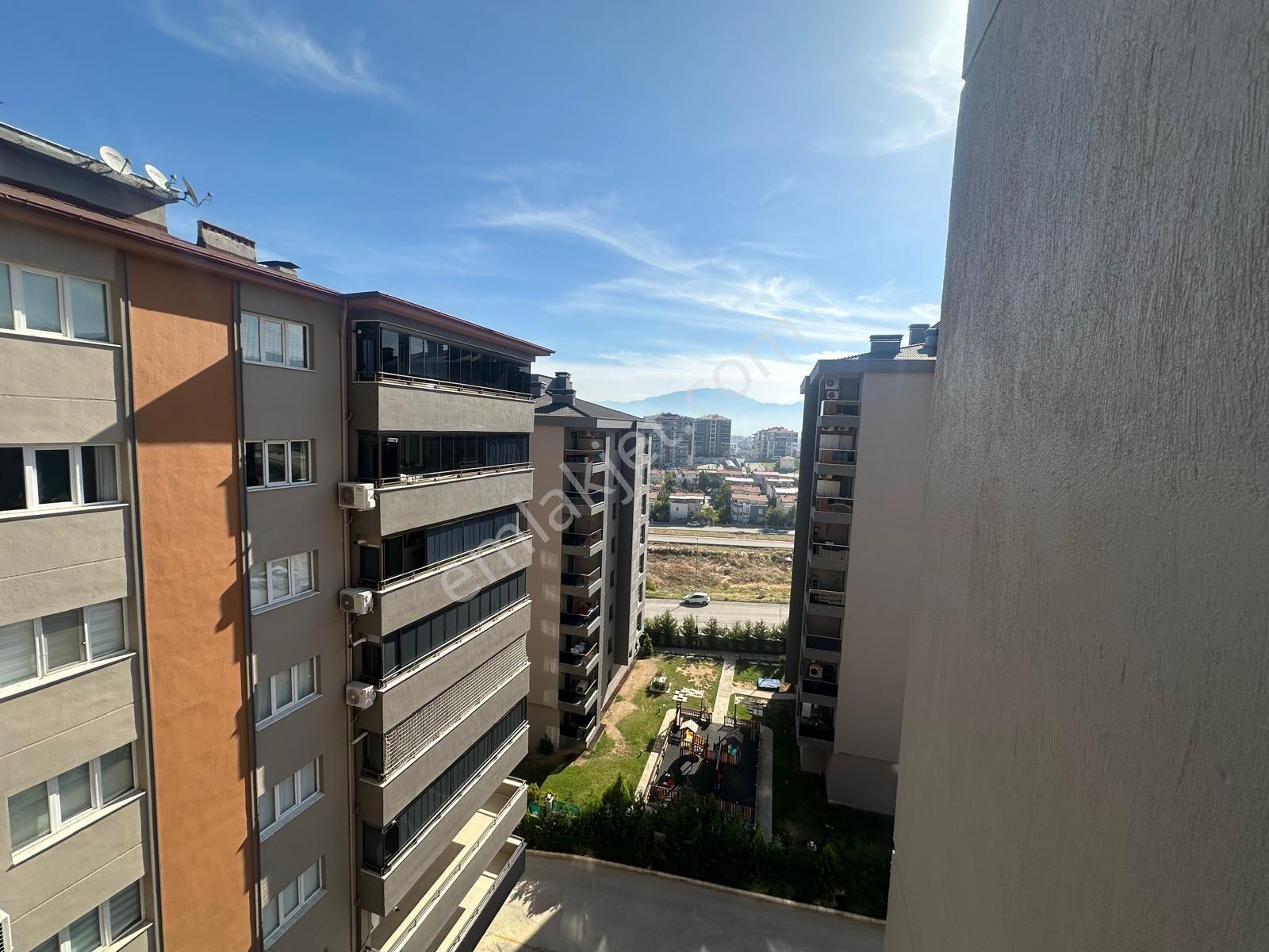 Şemikler Mahallesinde Site İçinde 3+1 Arakat Satılık Daire — fotoğraf 21