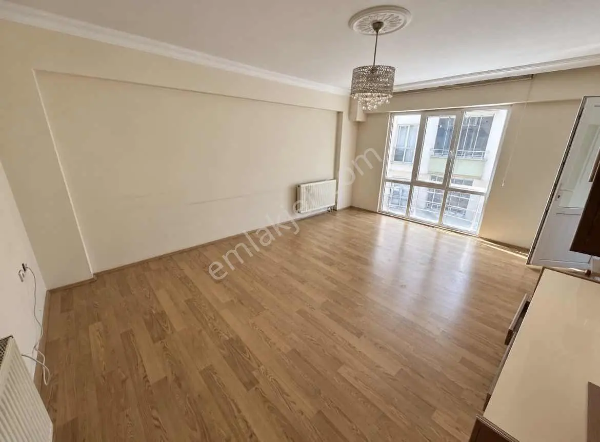 Onmax Burhaniye Merkezde 2+1 Ara Kat Kapalı Mutfak Satılık Daire — fotoğraf 3