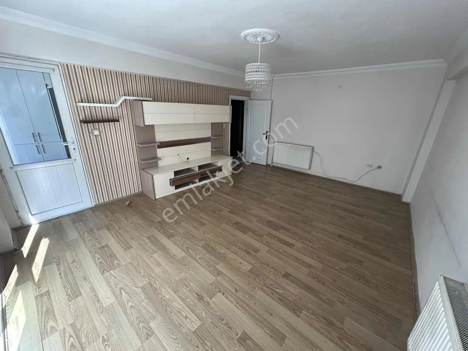 Onmax Burhaniye Merkezde 2+1 Ara Kat Kapalı Mutfak Satılık Daire — fotoğraf 5