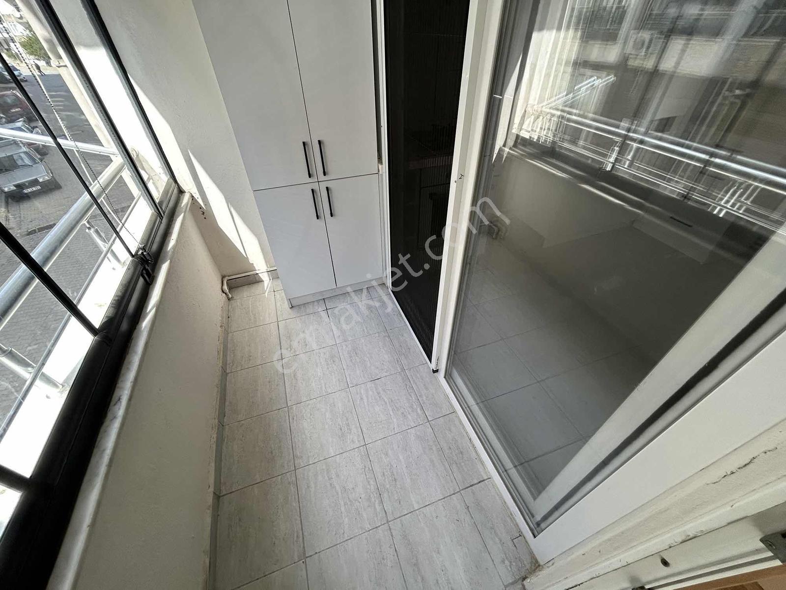 Onmax Burhaniye Merkezde 2+1 Ara Kat Kapalı Mutfak Satılık Daire — fotoğraf 9