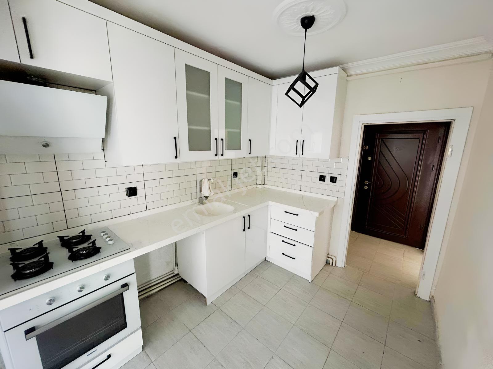Onmax Burhaniye Merkezde 2+1 Ara Kat Kapalı Mutfak Satılık Daire — fotoğraf 11
