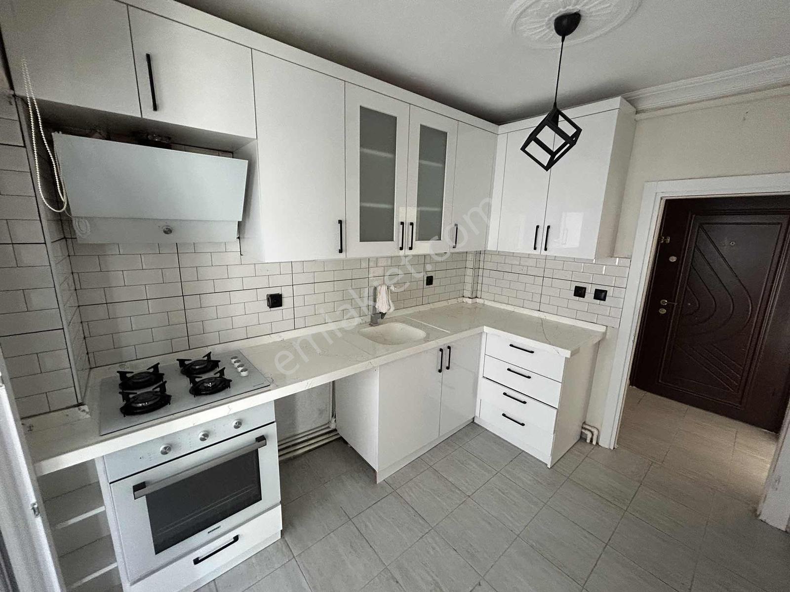 Onmax Burhaniye Merkezde 2+1 Ara Kat Kapalı Mutfak Satılık Daire — fotoğraf 13