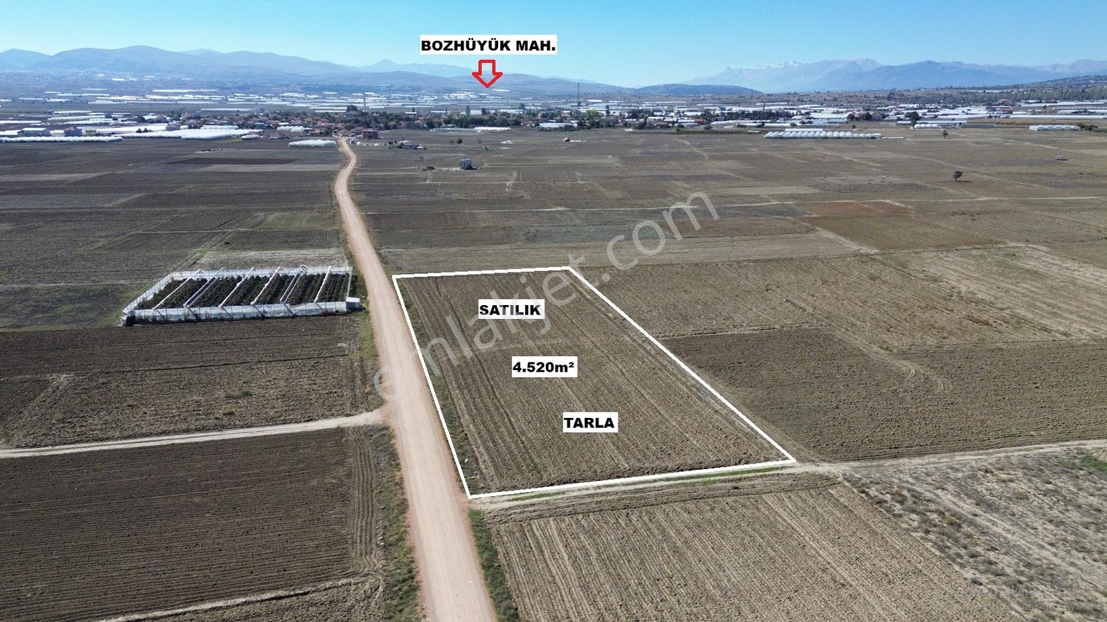 Vip Gayrimenkul'den Bozhüyük Mah. 4.520m² Yol Cepheli Tarla — fotoğraf 5