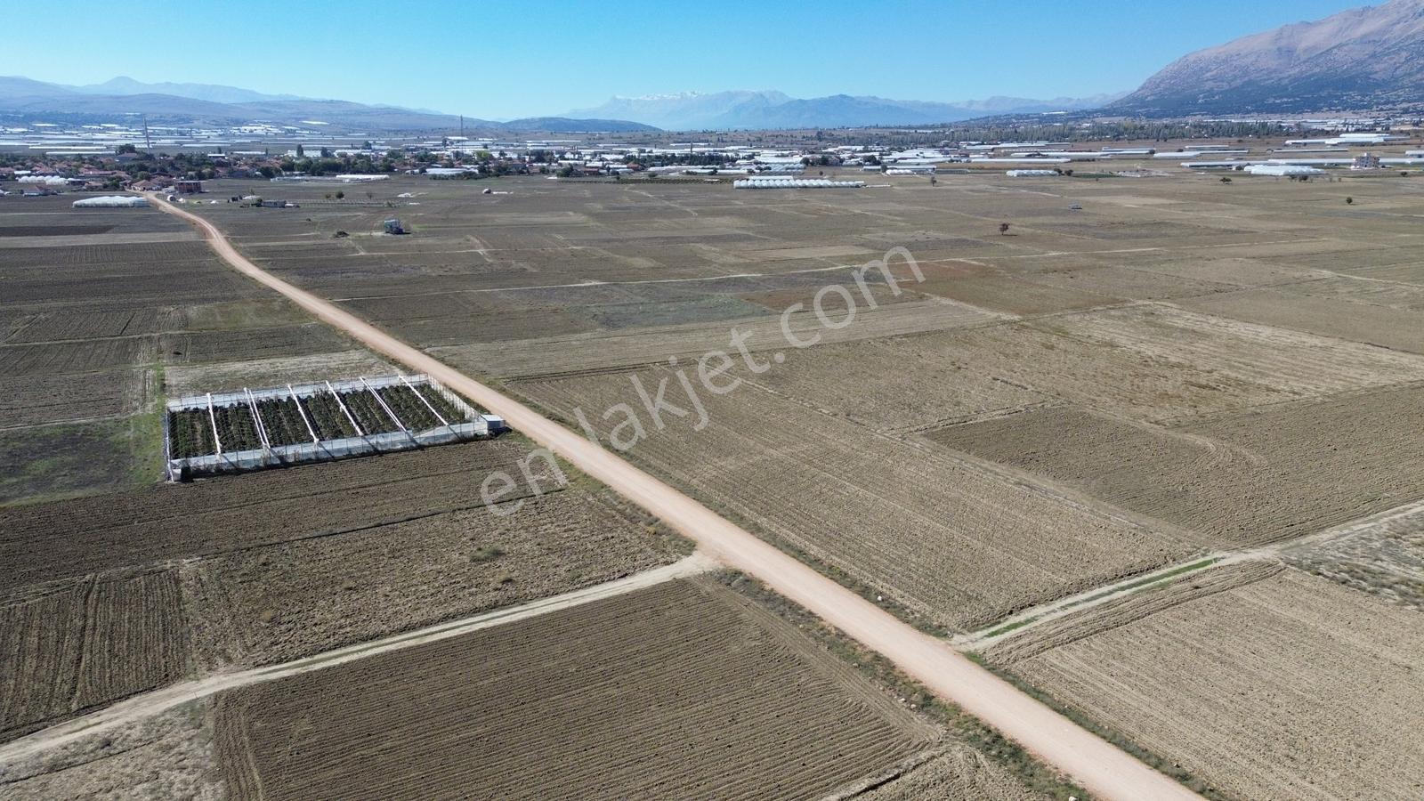 Vip Gayrimenkul'den Bozhüyük Mah. 4.520m² Yol Cepheli Tarla — fotoğraf 12