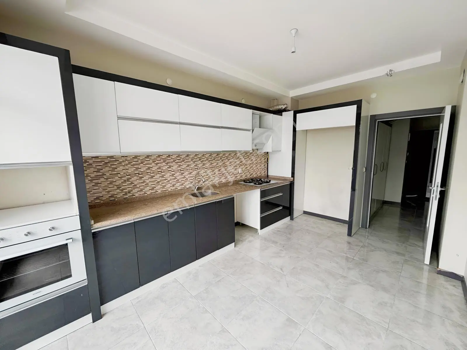 Aslanlı Kışla Cad. Üzeri Tramvay Yakını 150m² 3+1 Satılık Daire — fotoğraf 15