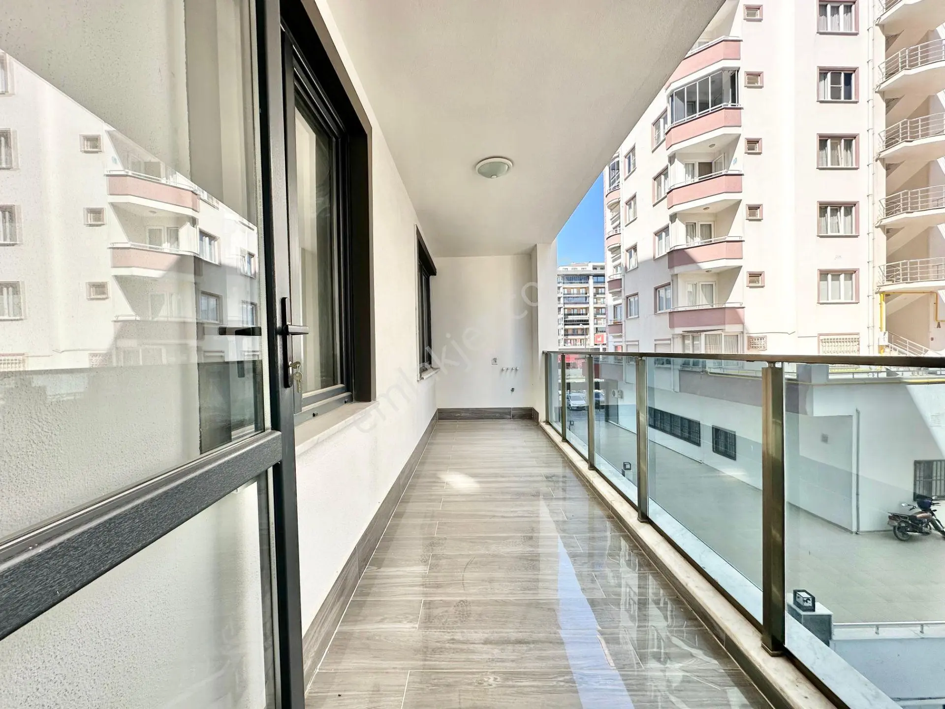 ꧁yetkili Ay Emlaktan꧂kadıköy Novada Yakını Arakat Ebeveyn Banyolu Satılık 2+1 Geniş Daire — fotoğraf 18
