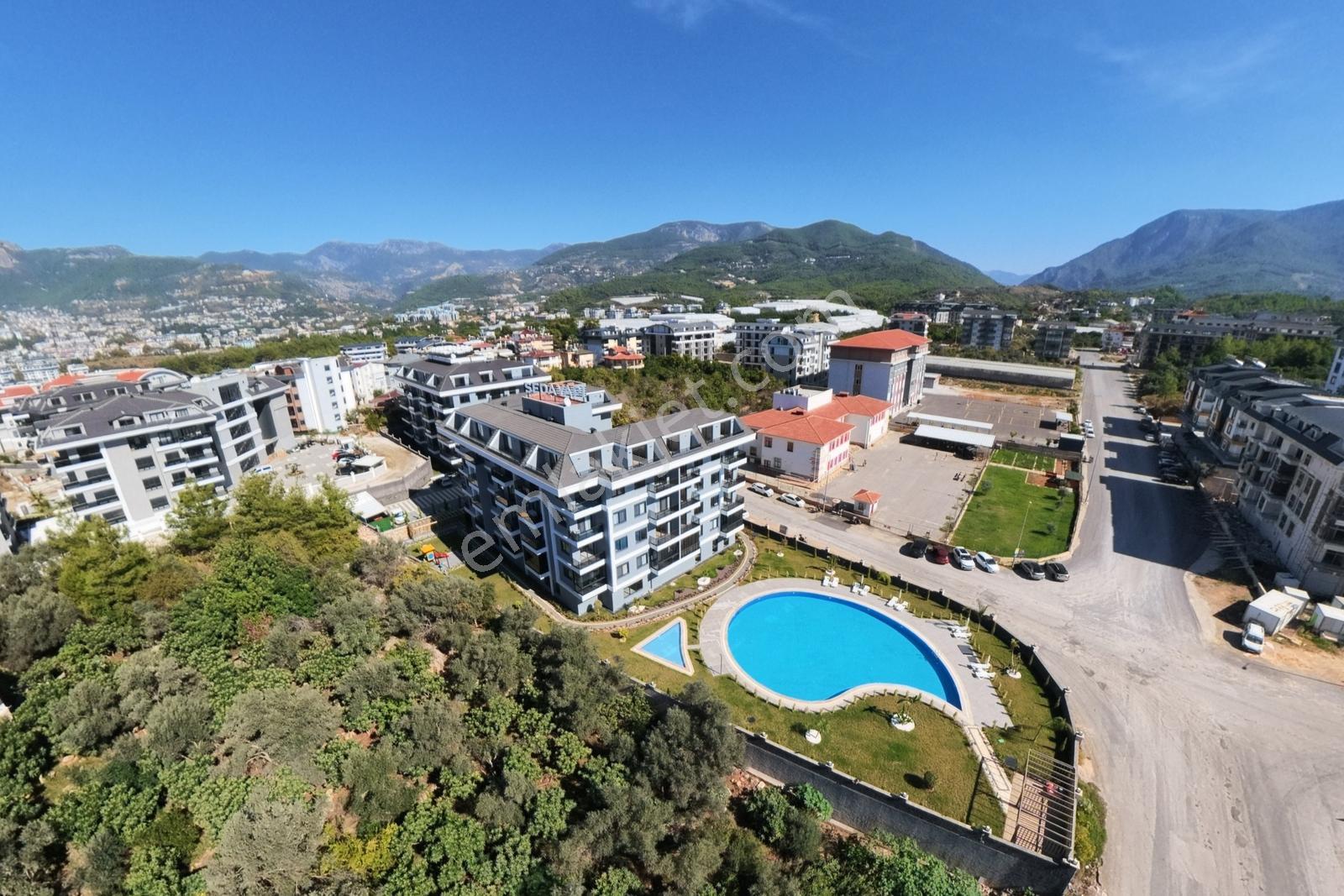 Alanya Oba'da Lüks Sitede Satılık 2+1 Daire — fotoğraf 3