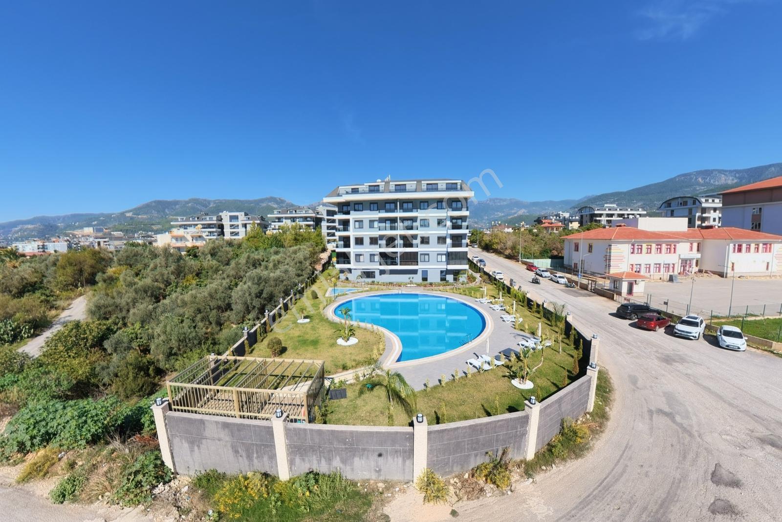Alanya Oba'da Lüks Sitede Satılık 2+1 Daire — fotoğraf 5