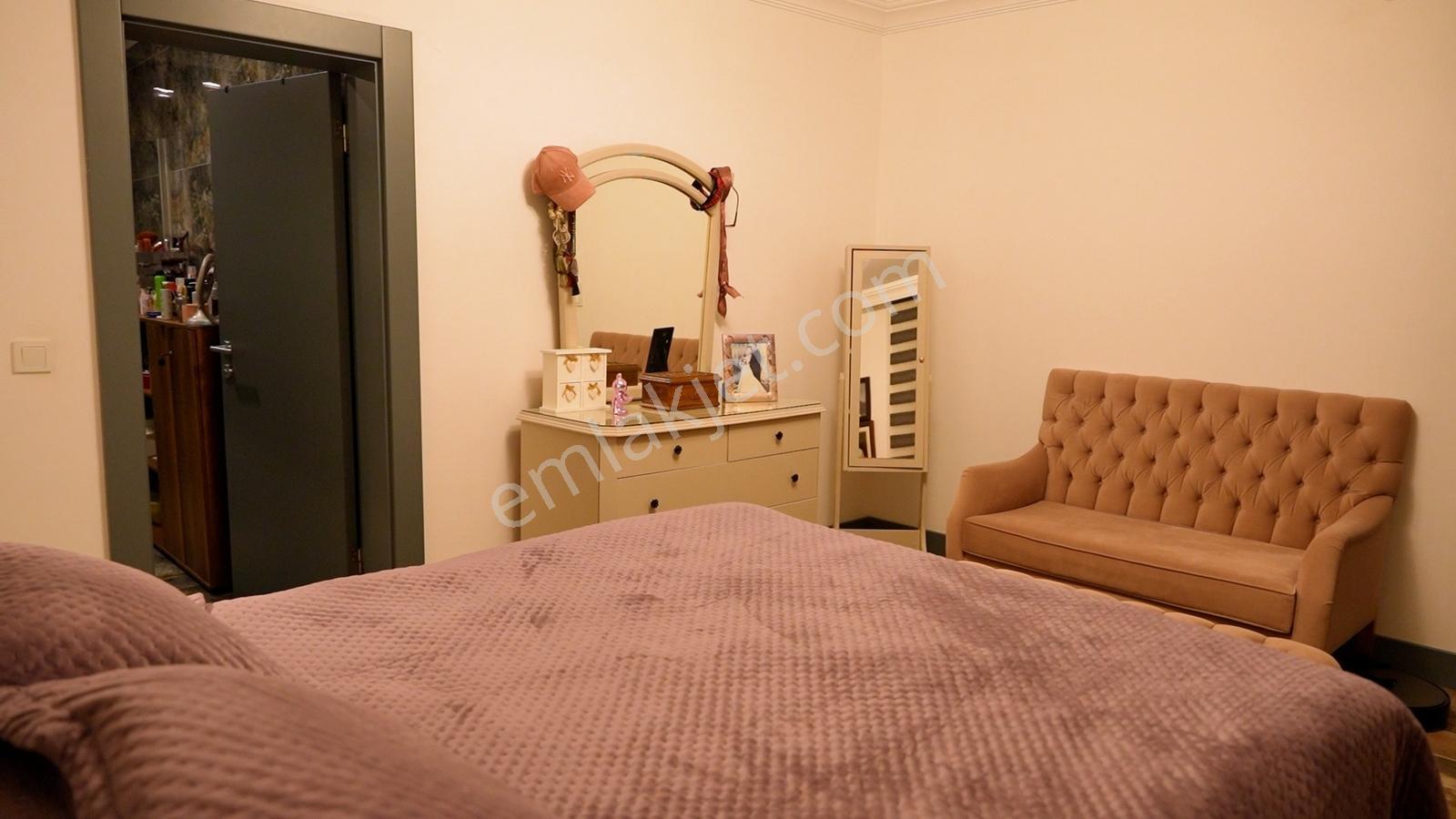 Alacaatlı Popüler Sitesinde Şerefiyeli Satılık Villa — fotoğraf 17