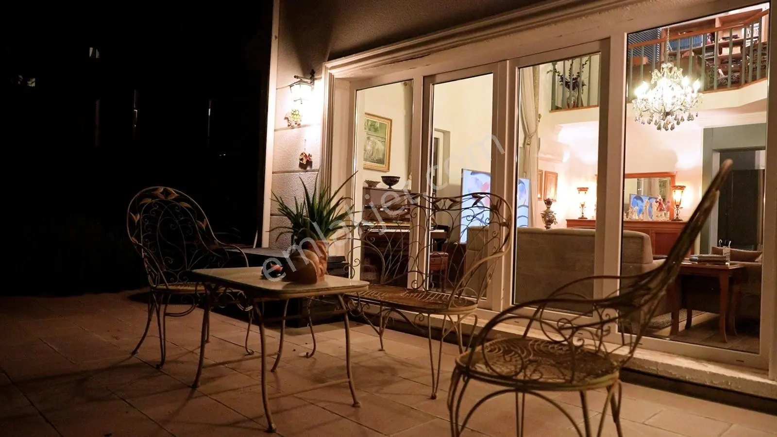 Alacaatlı Popüler Sitesinde Şerefiyeli Satılık Villa — fotoğraf 41