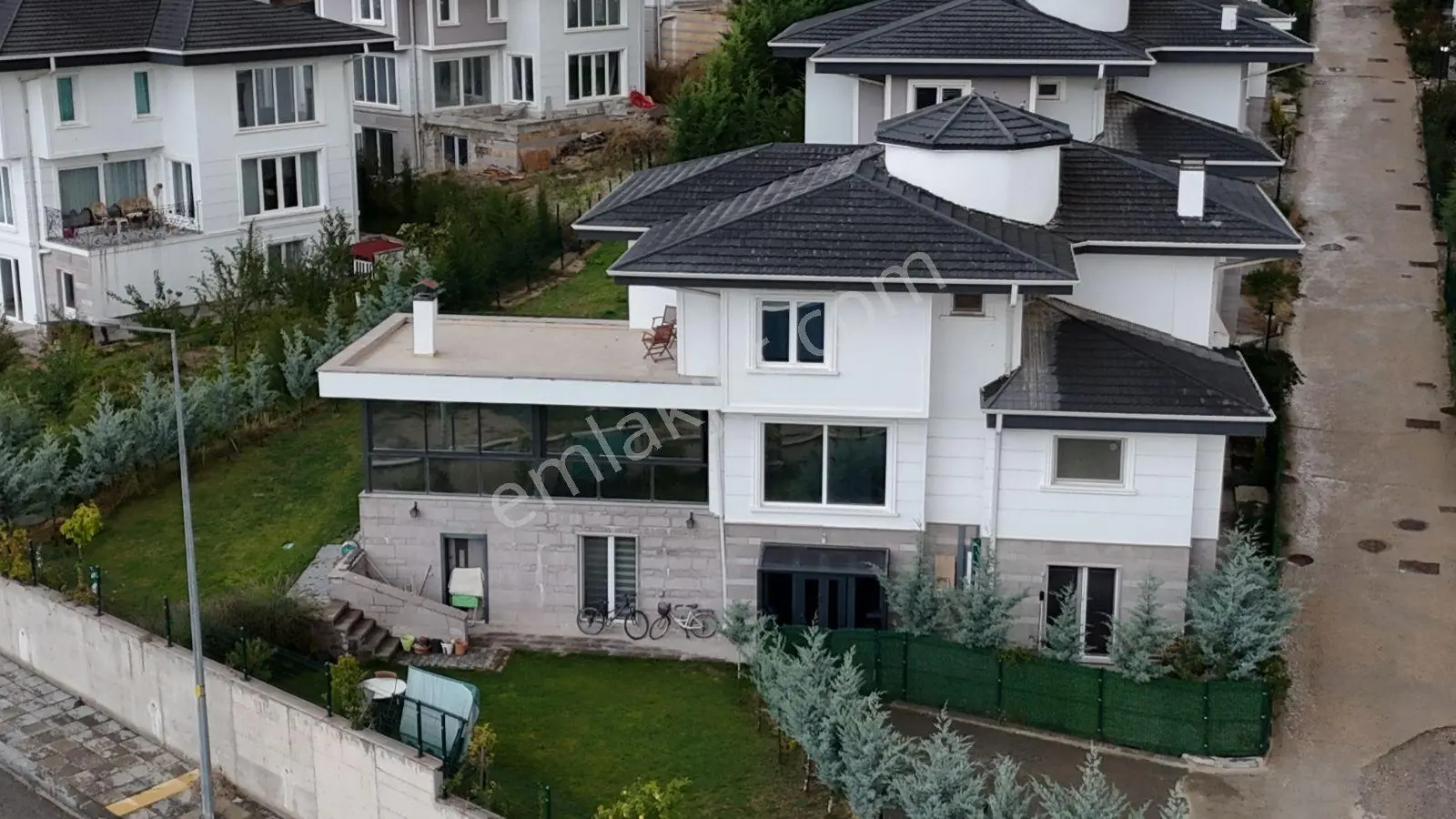 Alacaatlı Popüler Sitesinde Şerefiyeli Satılık Villa — fotoğraf 50