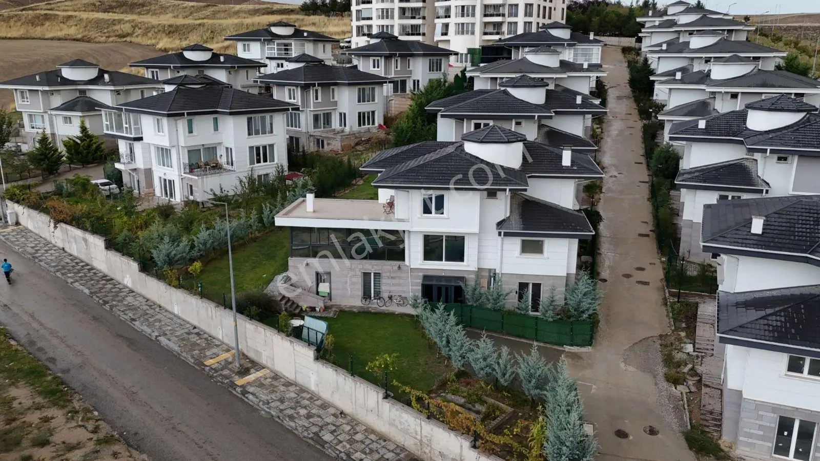 Alacaatlı Popüler Sitesinde Şerefiyeli Satılık Villa — fotoğraf 51