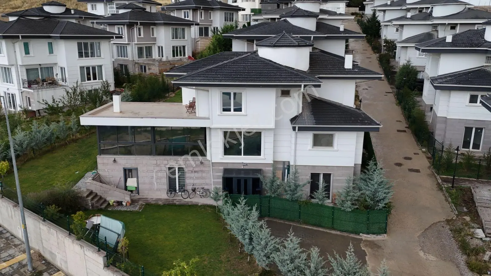 Alacaatlı Popüler Sitesinde Şerefiyeli Satılık Villa — fotoğraf 52