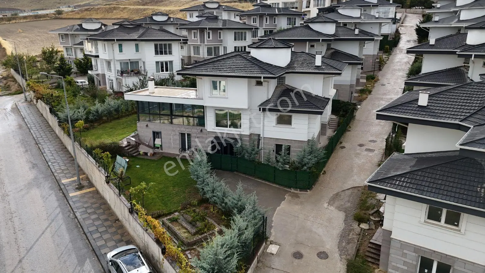 Alacaatlı Popüler Sitesinde Şerefiyeli Satılık Villa — fotoğraf 55