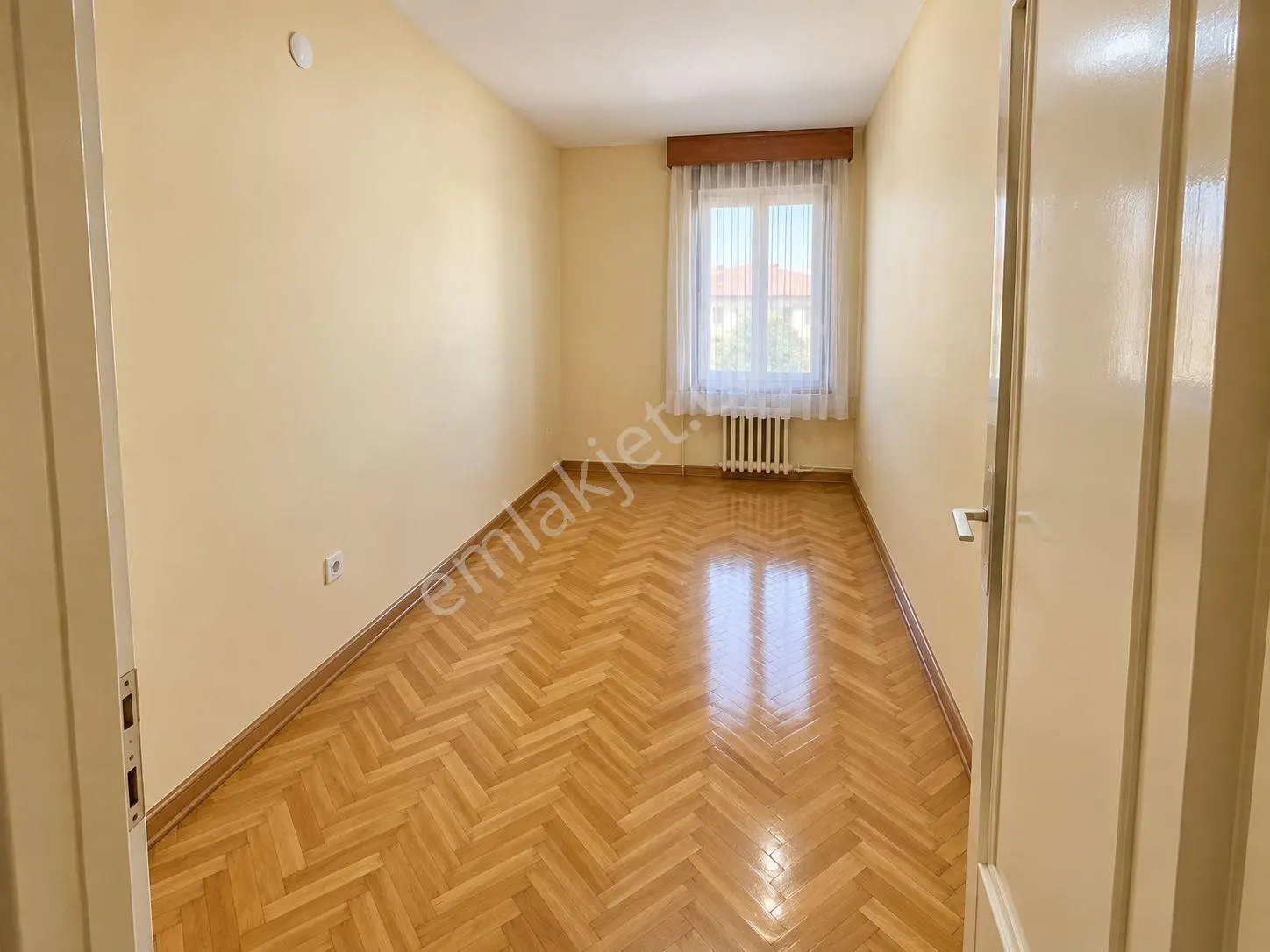 Tirebolu Sokakta 3+1 Satılık Daire — fotoğraf 2