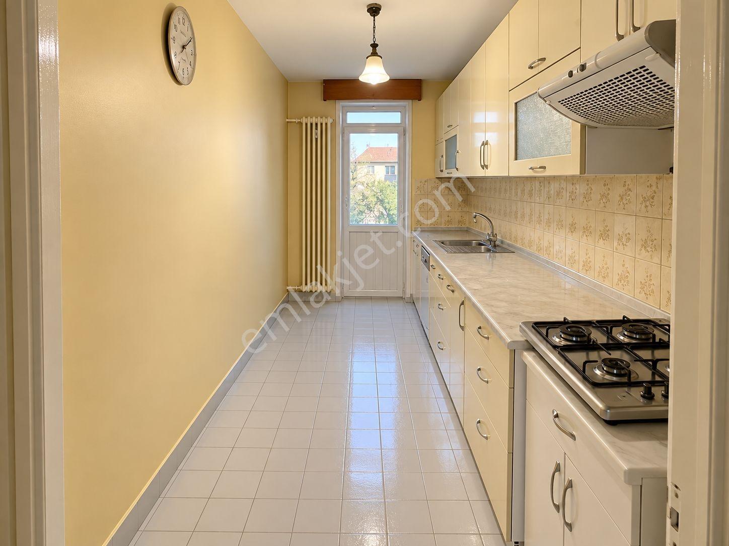 Tirebolu Sokakta 3+1 Satılık Daire — fotoğraf 20