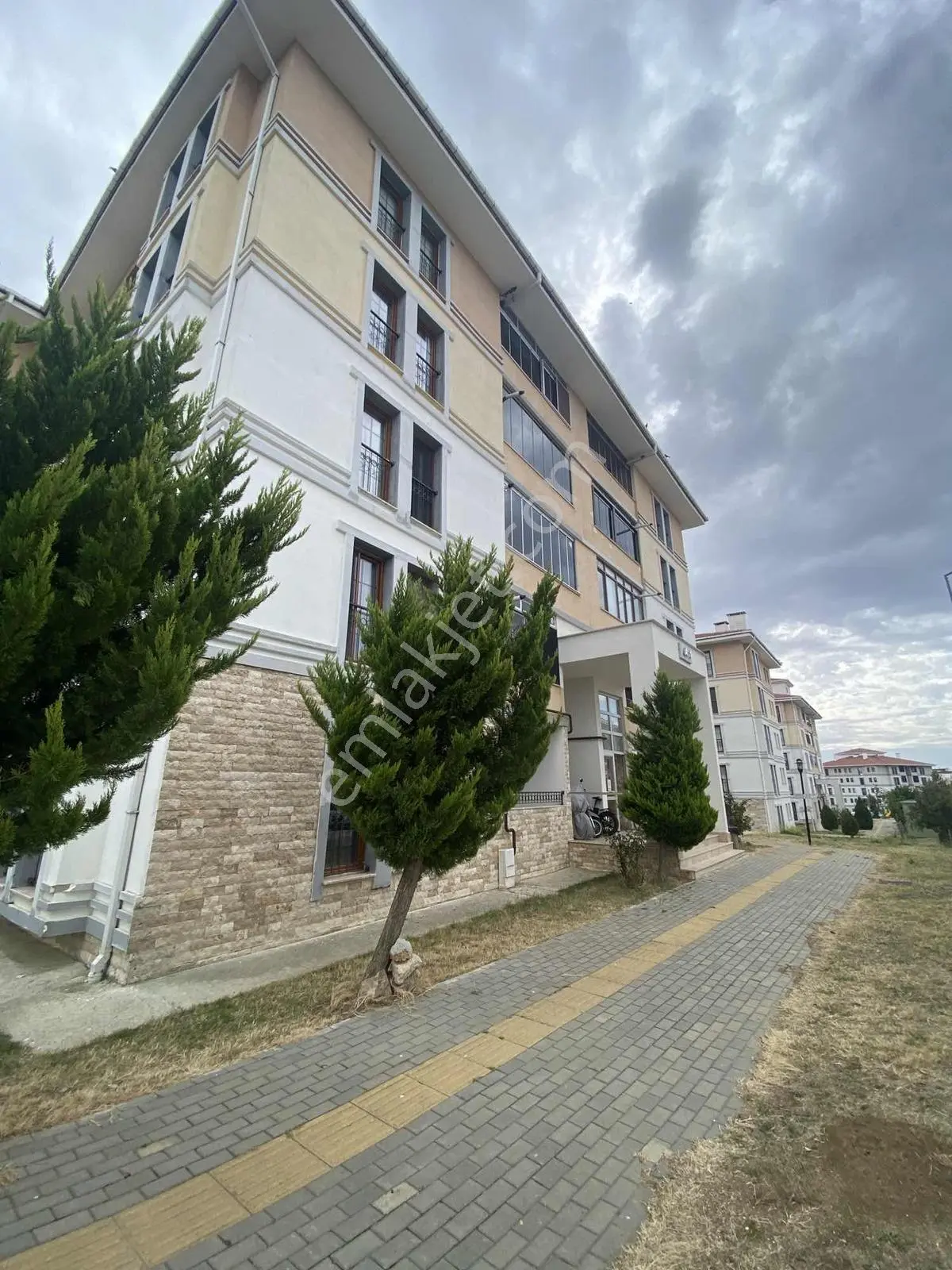 Buluruzdan Kırklareli Atatürk Mah. Satılık 3+1 Daire