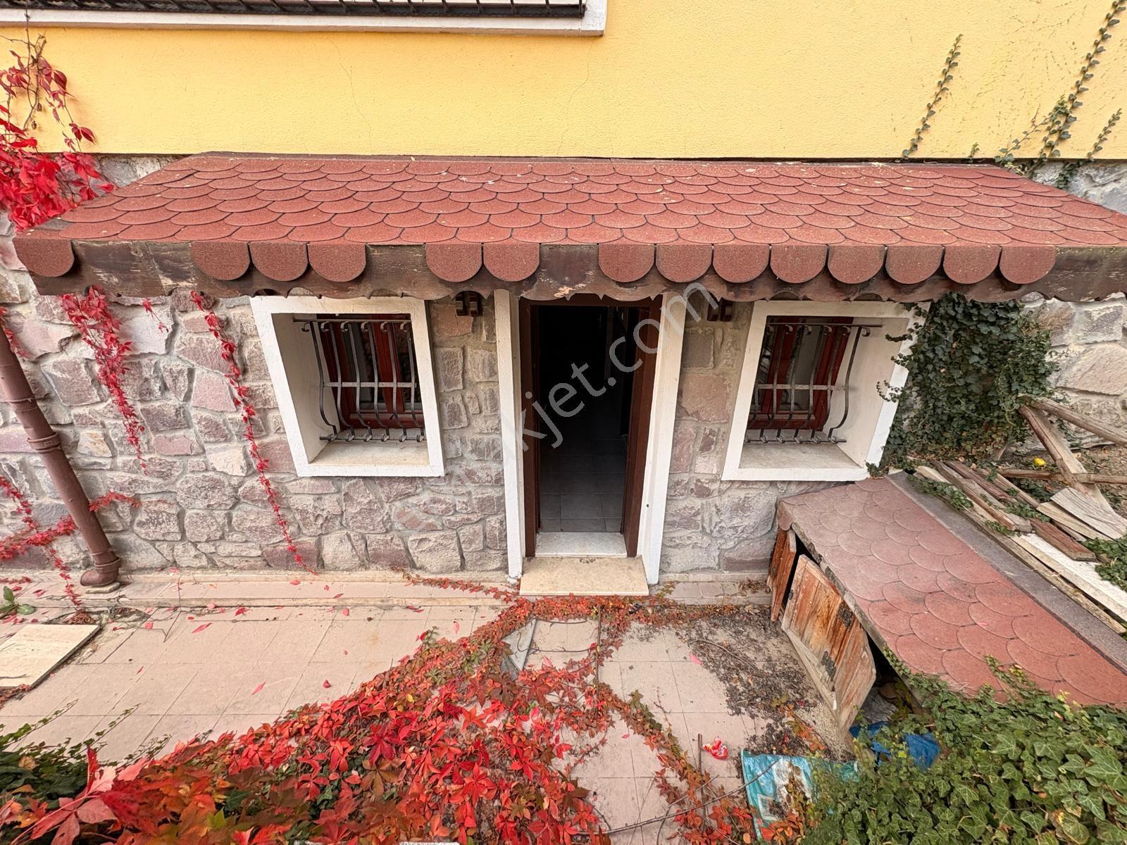 Gölbaşı Satılık 8+1 Villa Göl Manzaralı Site İçerisinde 3 Katlı! — fotoğraf 2