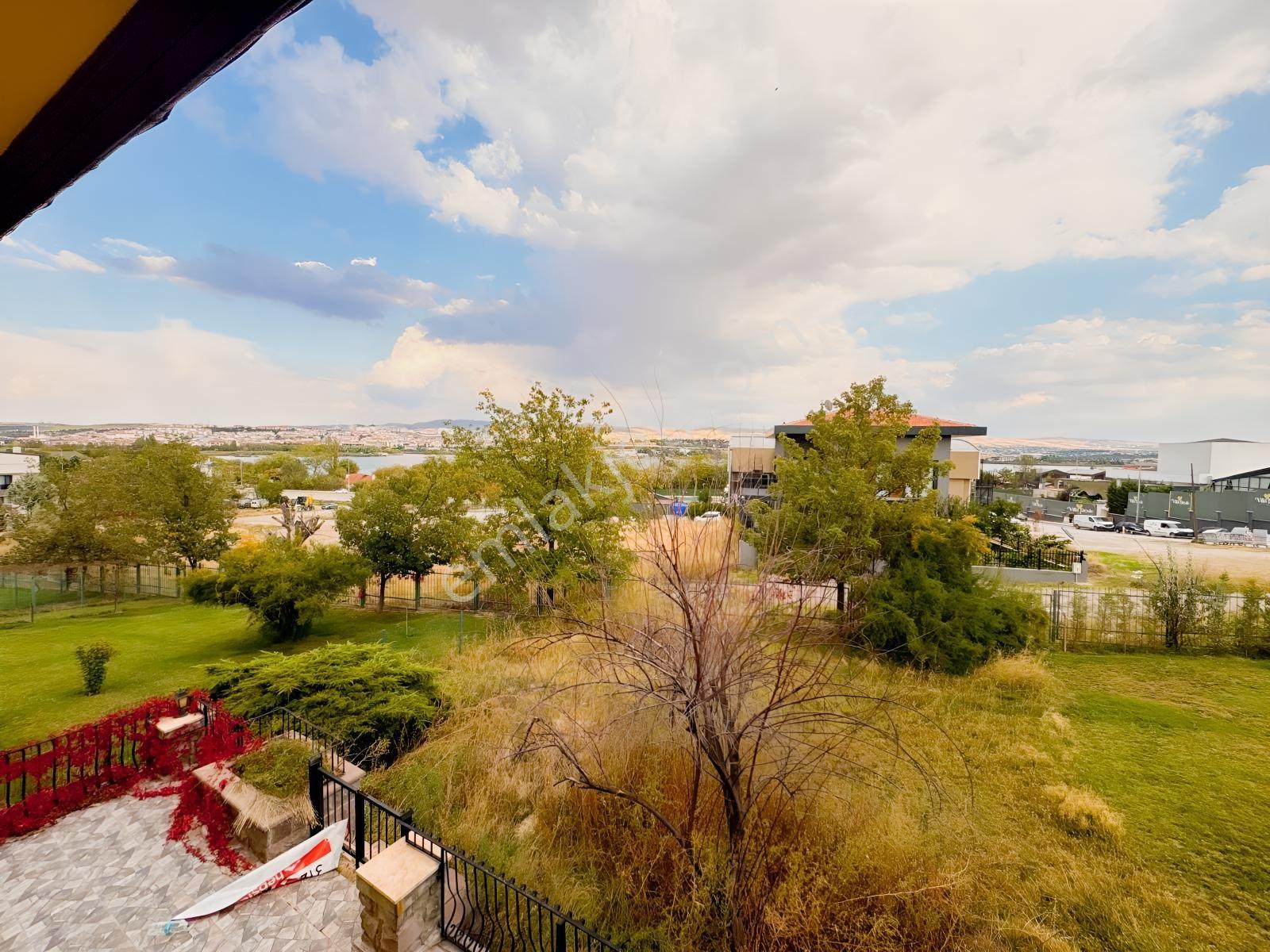 Gölbaşı Satılık 8+1 Villa Göl Manzaralı Site İçerisinde 3 Katlı! — fotoğraf 4